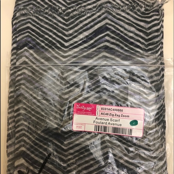 thirty-one Accessories - Thirty One Avenue Scarf “Zig Zag Zoom” New In Bag